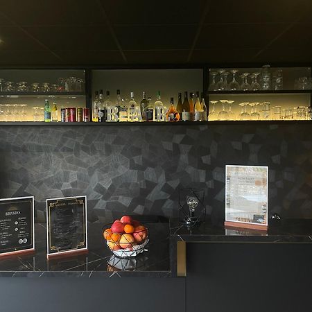 Hotel L'Ortega - Rennes St Jacques Aeroport Сен-Жак-де-ла-Ланд Экстерьер фото