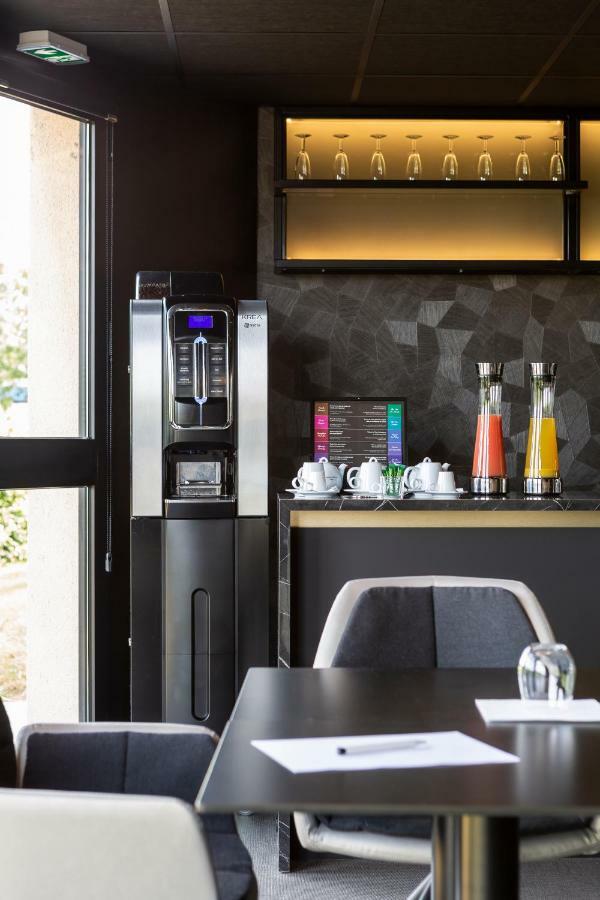 Hotel L'Ortega - Rennes St Jacques Aeroport Сен-Жак-де-ла-Ланд Экстерьер фото