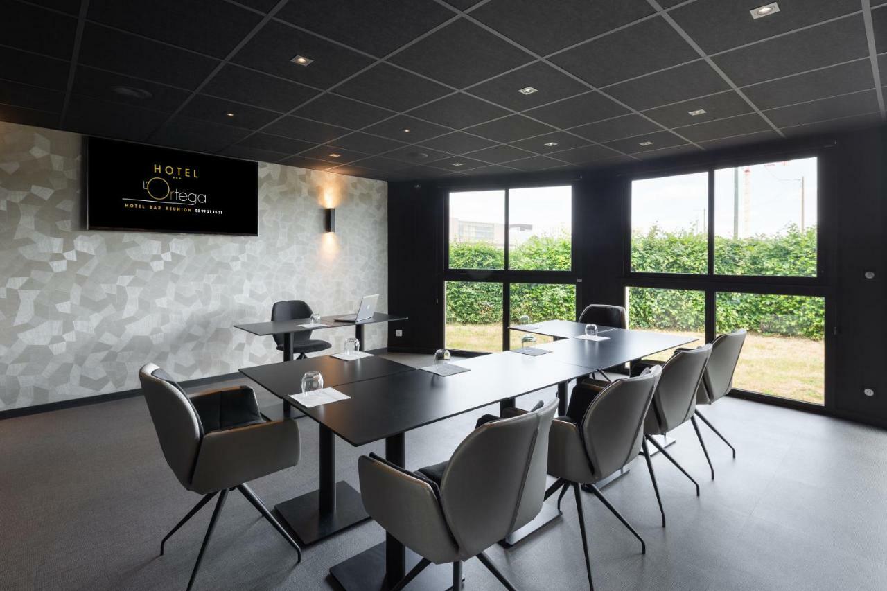 Hotel L'Ortega - Rennes St Jacques Aeroport Сен-Жак-де-ла-Ланд Экстерьер фото