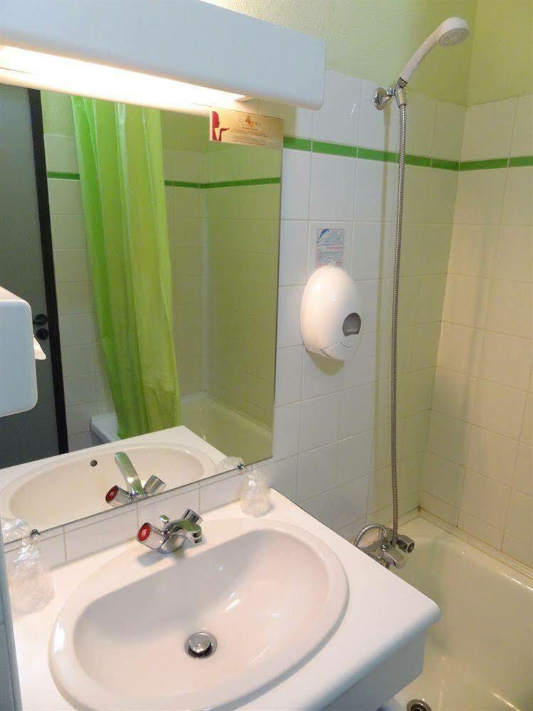 Hotel L'Ortega - Rennes St Jacques Aeroport Сен-Жак-де-ла-Ланд Экстерьер фото