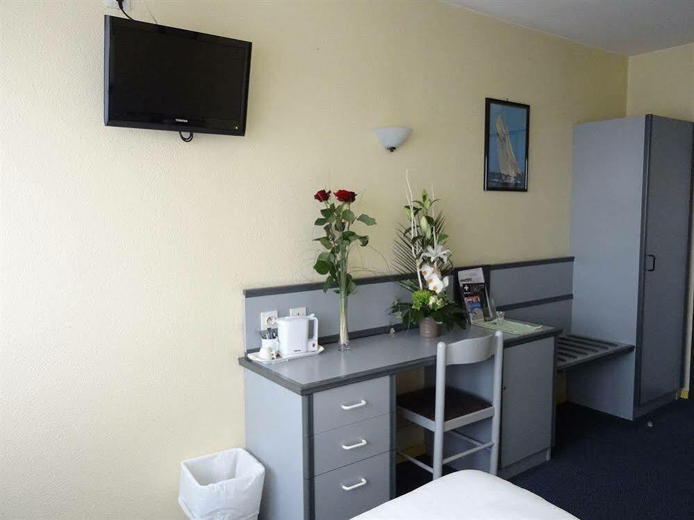 Hotel L'Ortega - Rennes St Jacques Aeroport Сен-Жак-де-ла-Ланд Экстерьер фото