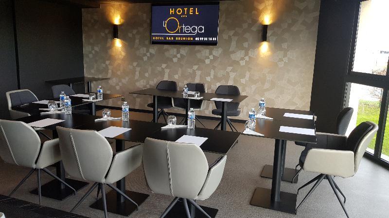 Hotel L'Ortega - Rennes St Jacques Aeroport Сен-Жак-де-ла-Ланд Экстерьер фото